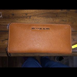 Michael kors wallet